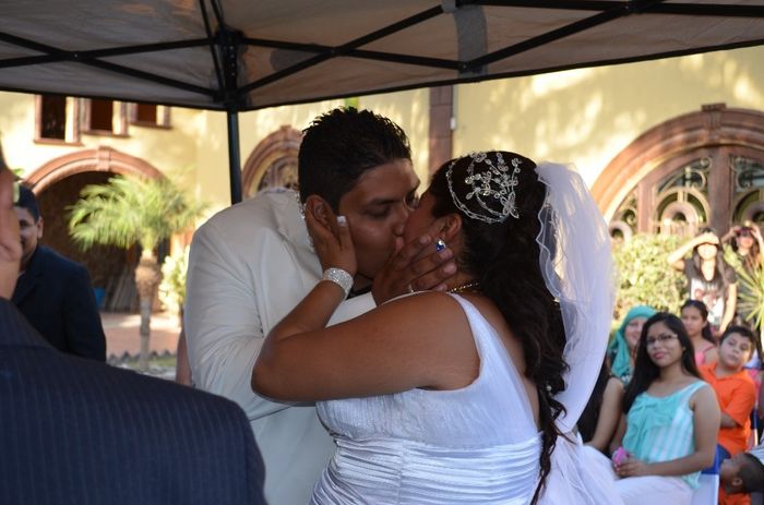 puedes besar a la novia