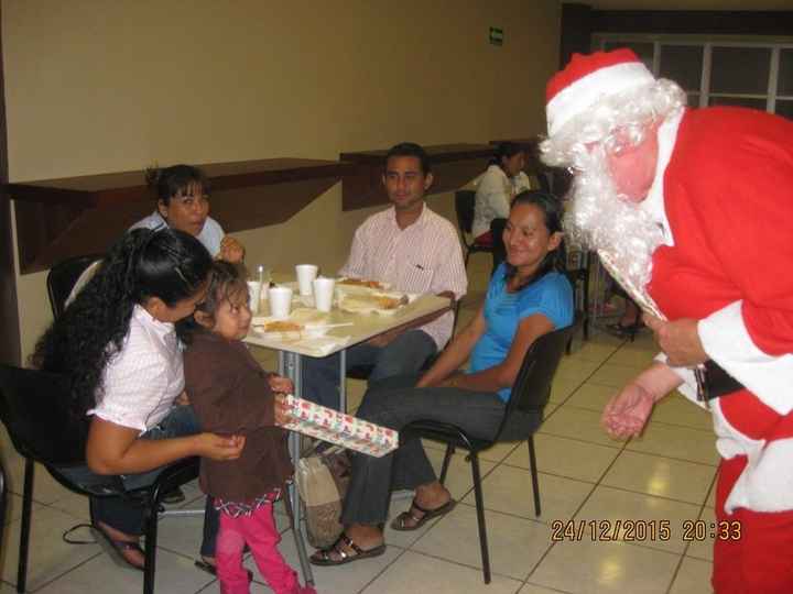 Santa comenzó visitando el comedor
