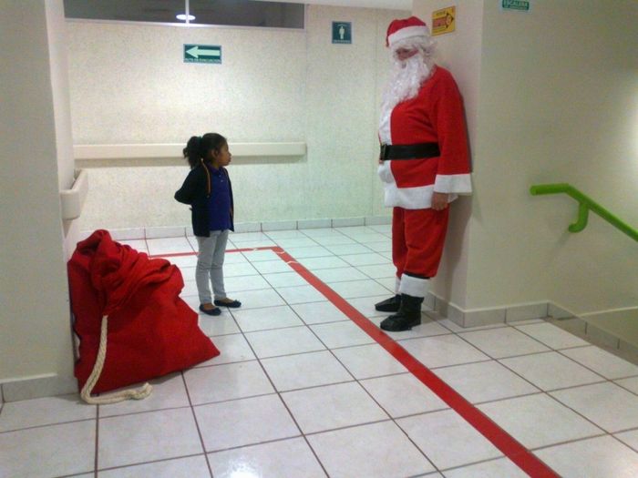 Nuestra super guía en el hospital. Santa pidiéndole consejos