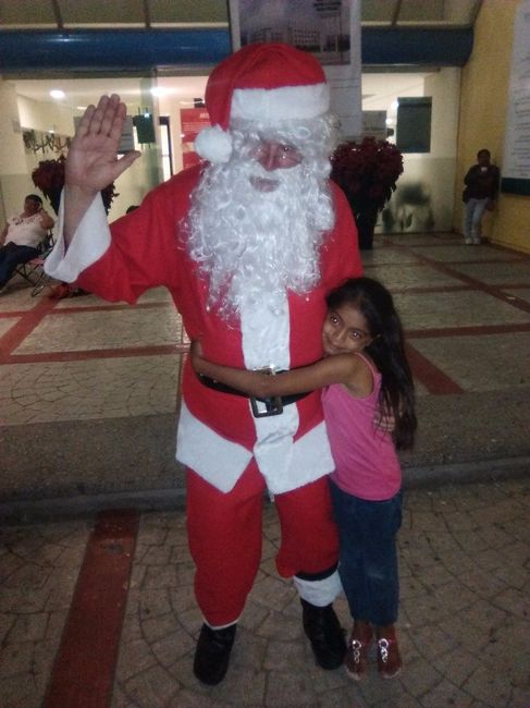 Una Super hermanita mostrando sus poderes