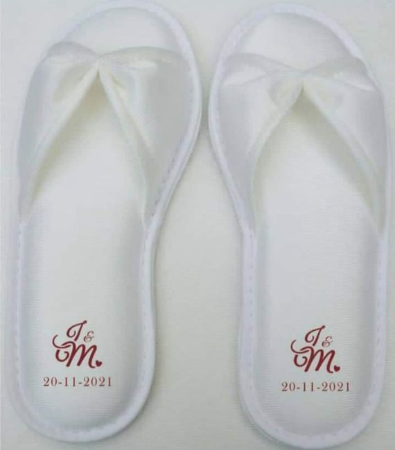 ¡Pantuflas para los invitad@s! ¿Sí o no? 🩰 3