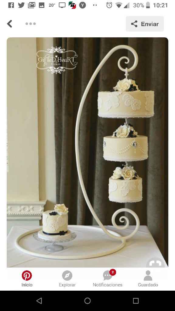 Hanging & Chandelier Wedding Cakes - 13