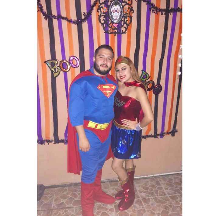 Disfraces con tu prometid@ - 2