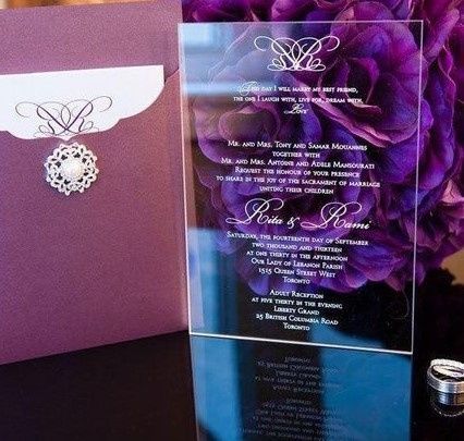 Bellas invitaciones en acrílico 17