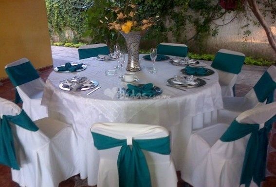 AZUL PETROLEO CON BLANCO