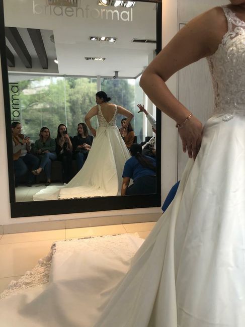 Novia busca escote de espalda 😉 3