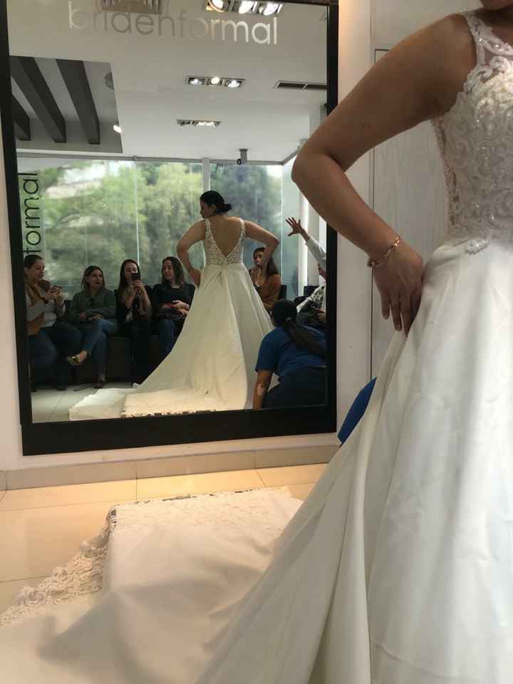 Novia busca escote de espalda 😉 - 1