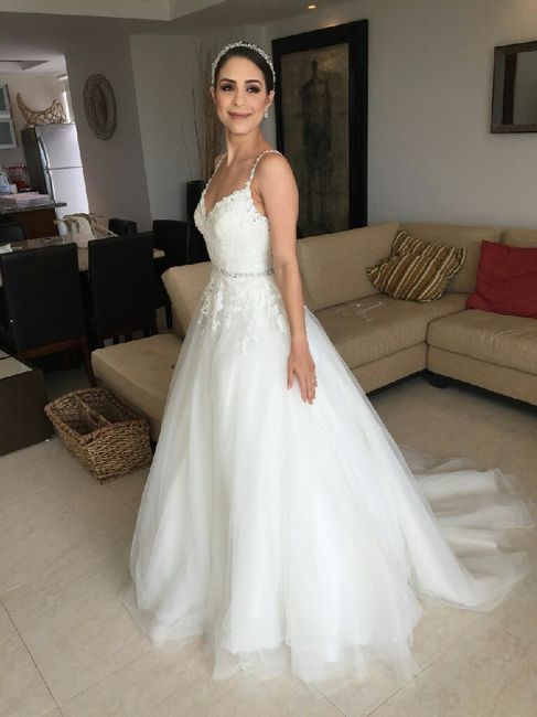  Presuman su vestido - 1