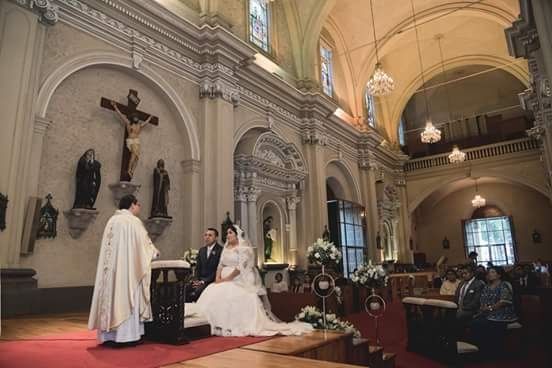 Que iglesia me recomiendan q no sea la del centro de por pizza hut - 1