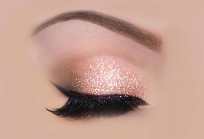 Maquillaje de ojos rosa 12