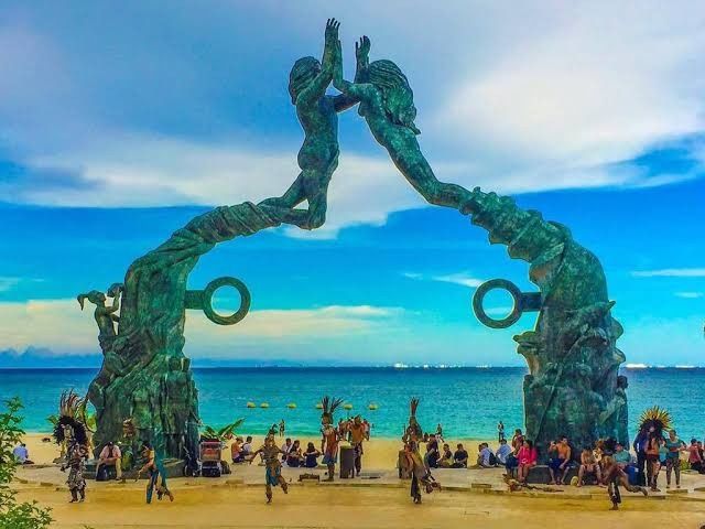 ¿Cuáles de los siguientes planes te atrae más en un viaje? 1