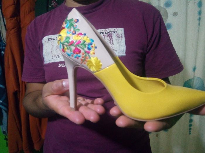 Zapatillas de un color llamativo? - 1