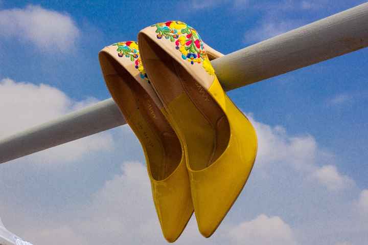 Zapatos: blanco vs color - 1