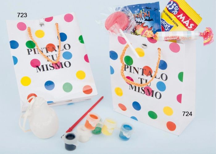 Bolsa de dulces y material para pintar