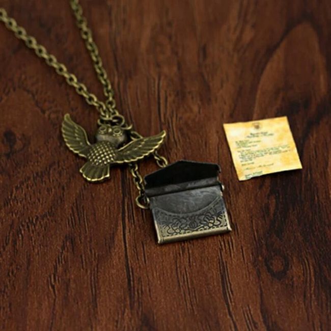 4. Lechuza con carta de Hogwarts