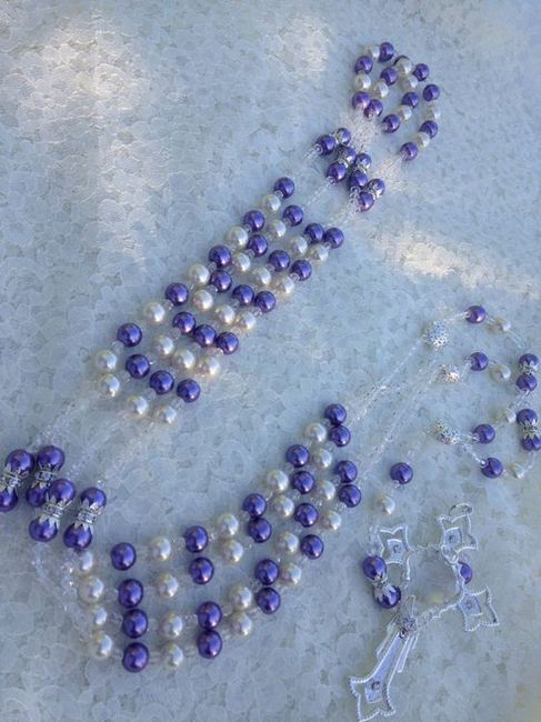 Lazo con detalles en morado