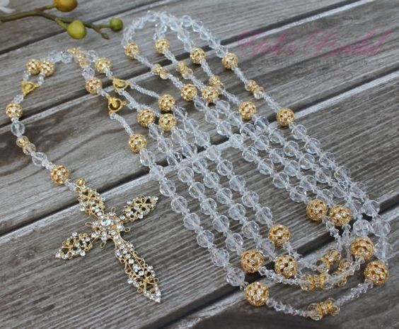 Lazo con detalles en dorado