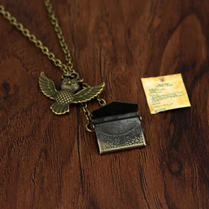4. Lechuza con carta de Hogwarts