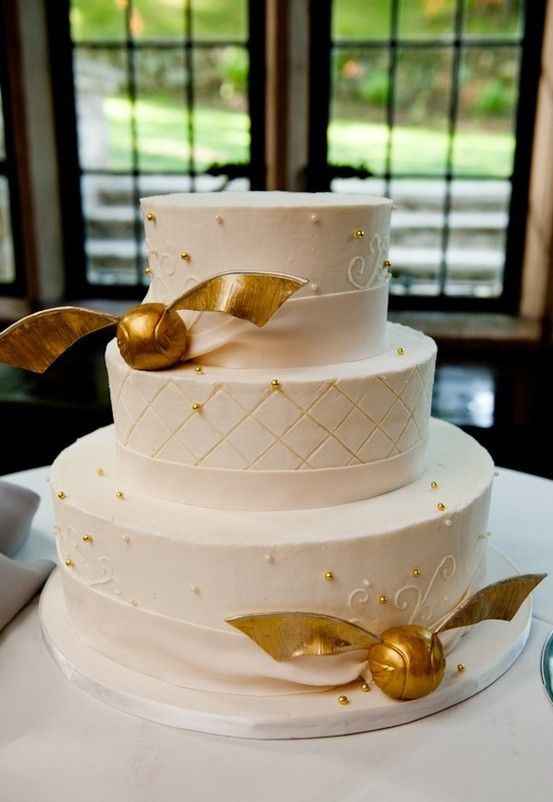 Pastel soñado, solo las snitch serán de fondant