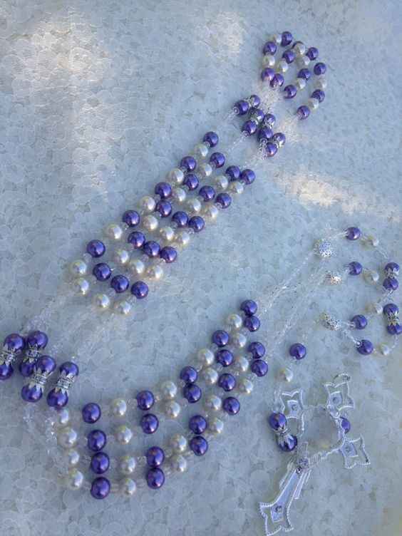Lazo con detalles en morado