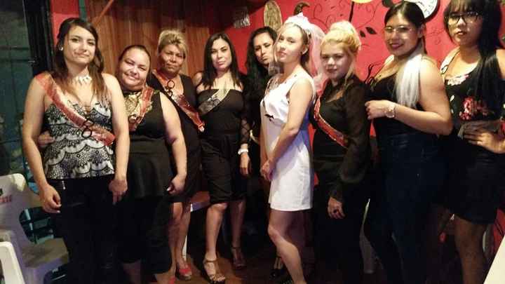 Con todas las invitadas