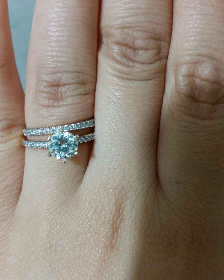 Mi argolla y mi nuevo anillo de compromiso