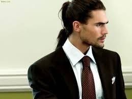 novios con cabello largo 7
