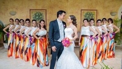Que estilo de traje es recomendable para una fiesta de boda estilo mexicana? 6
