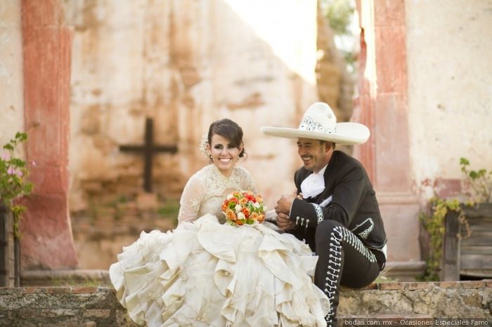 Que estilo de traje es recomendable para una fiesta de boda estilo mexicana? 4
