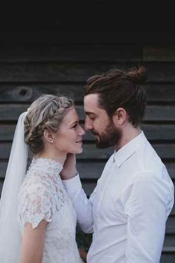 Novios, si tienen el cabello largo, aquí unas opciones de peinado para su boda!!!