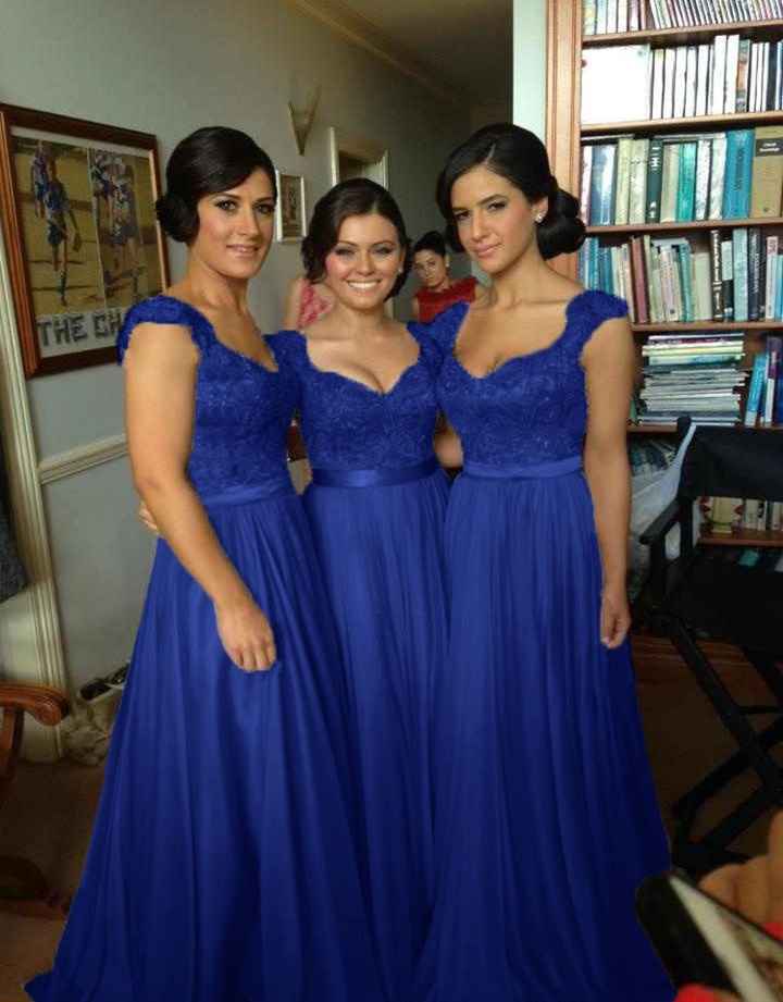 Yo te recomiendo el color azul!! Sin duda va a todos los tonos de piel!!!