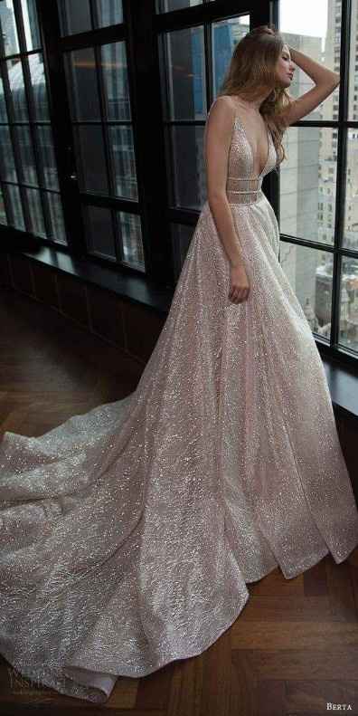 Qué bello vestido!!!! :)