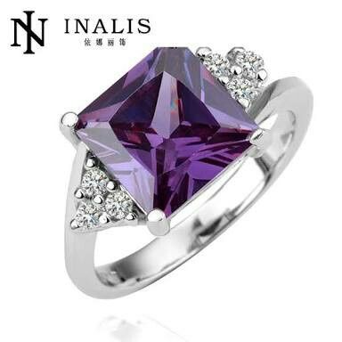 Anillos de compromiso morados 9