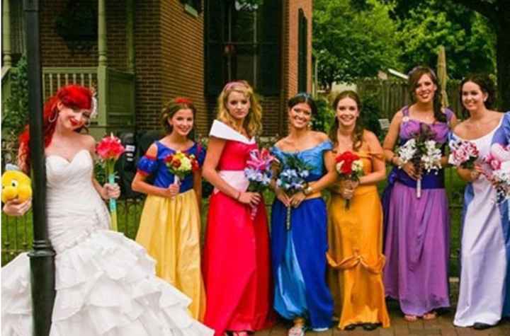 Damas de Honor Temáticas y Chuscas - 22