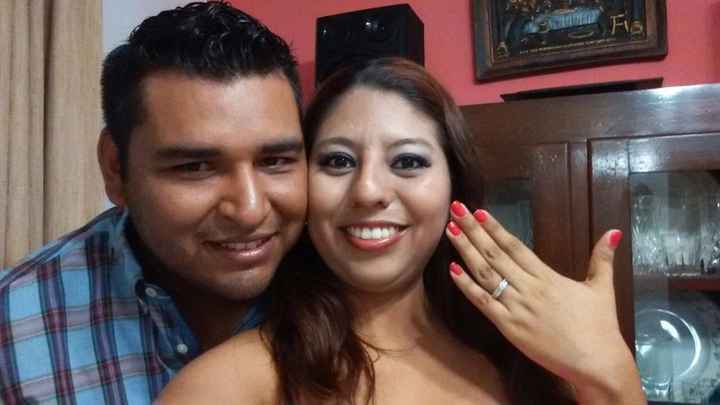 Aqui ya con mi anillo, bien contenta