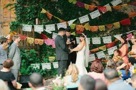 Papel picado para boda mexicana - 2