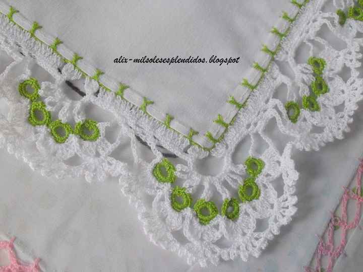 Servilleta con orilla tejida