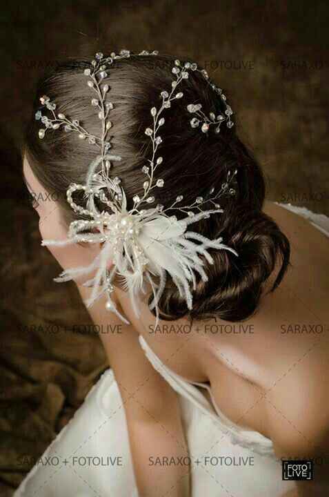 Tocado con plumas - 2