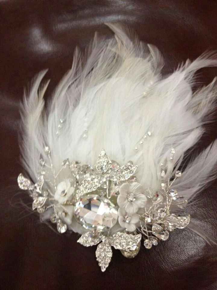Tocado con plumas - 11
