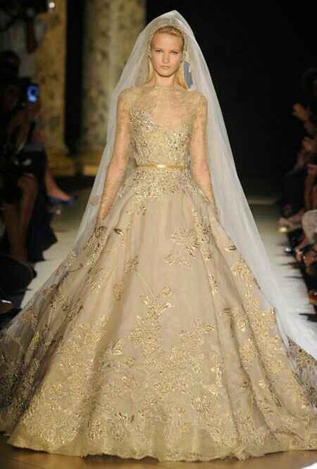  Vestido de novia con dorado - 3