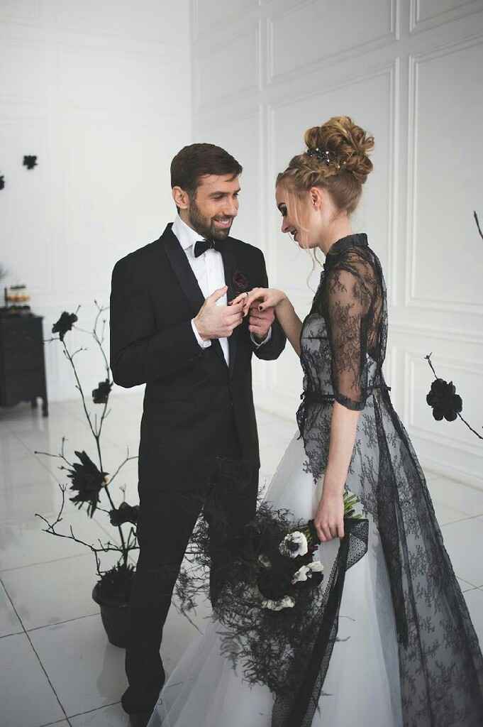  Vestidos de novia con aires goticos 💚 - 8