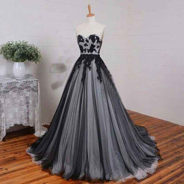  Vestidos de novia con aires goticos 💚 - 19