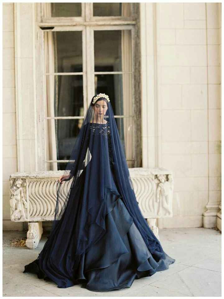  Vestidos de novia con aires goticos 💚 - 21