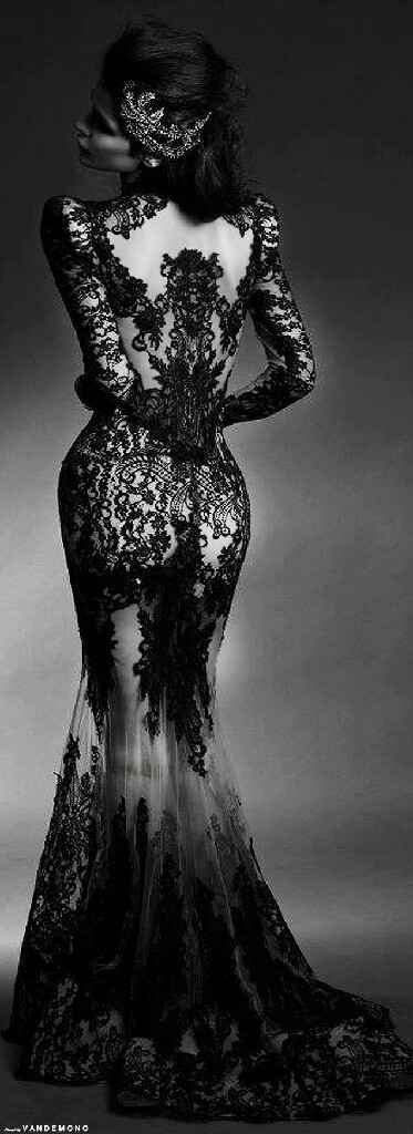  Vestidos de novia con aires goticos 💚 - 28