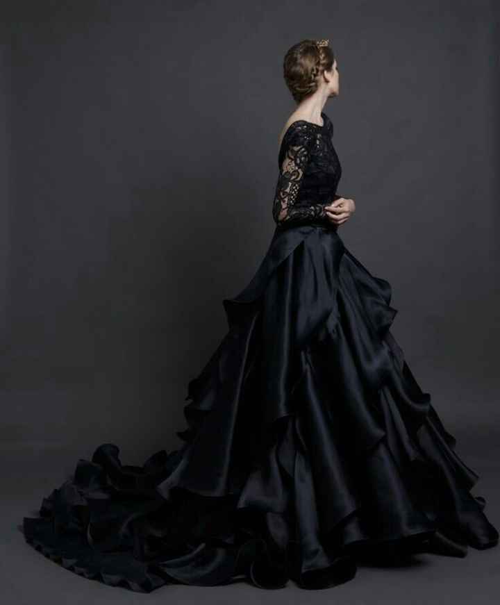  Vestidos de novia con aires goticos 💚 - 31