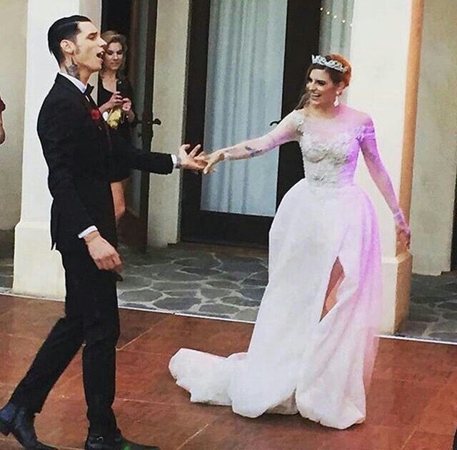 Boda de andy biersack 💜 - 3