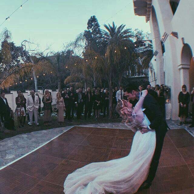 Boda de andy biersack 💜 - 6