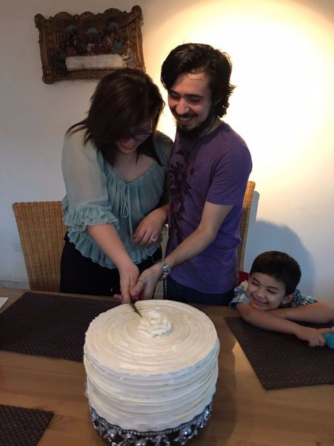 partiendo el pastel y su sobrino de colado xD