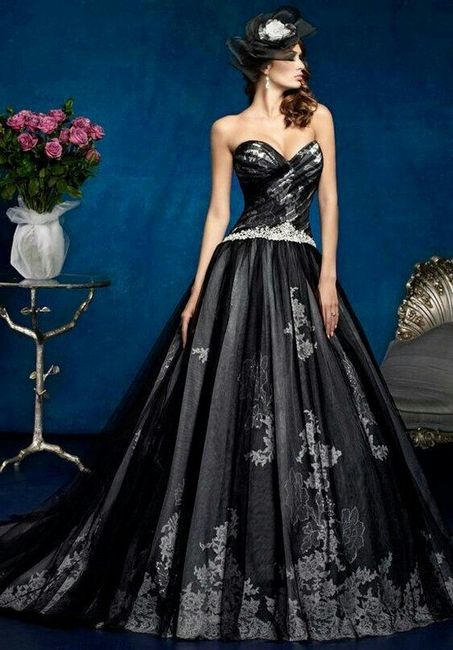  Vestidos de novia con aires goticos 💚 - 9