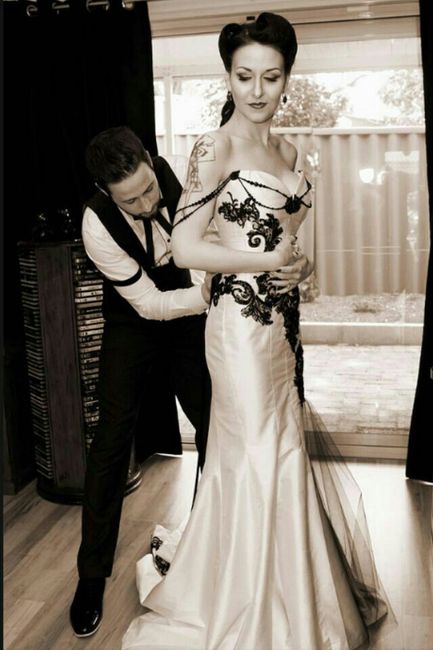  Vestidos de novia con aires goticos 💚 - 32